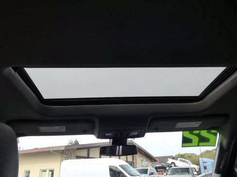 Used 2022 Chevrolet Silverado 1500 LTZ w/ LTZ Premium Package image 19