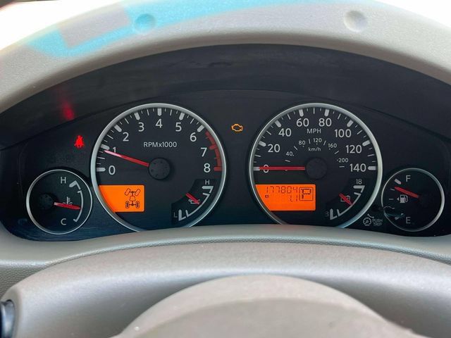 Used 2012 Nissan Pathfinder Silver AWD/4WD image 37