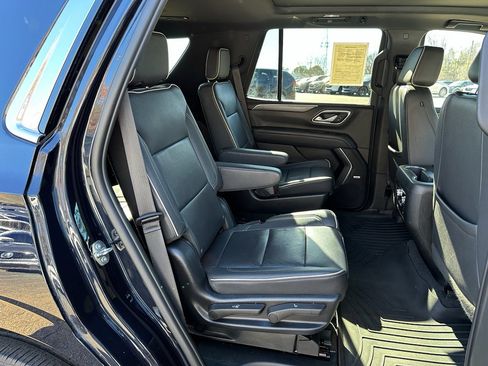 Used 2023 GMC Yukon SLT w/ SLT Premium Package image 26