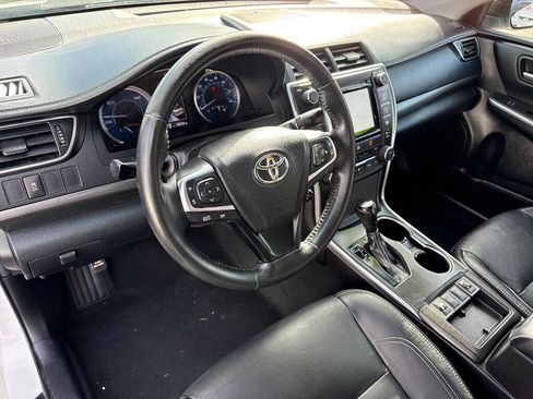 Used 2015 Toyota Camry XLE w/ Moonroof Package image 12