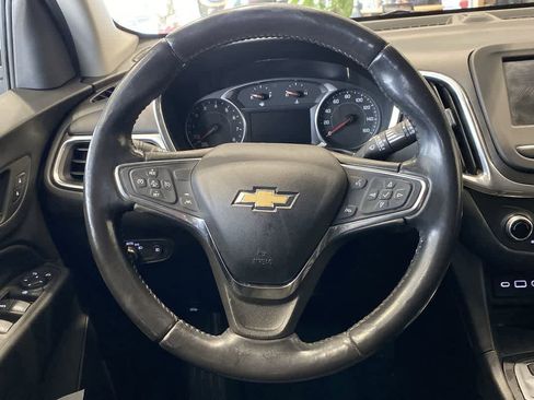 Used 2020 Chevrolet Equinox LT w/ Driver Convenience Package image 17