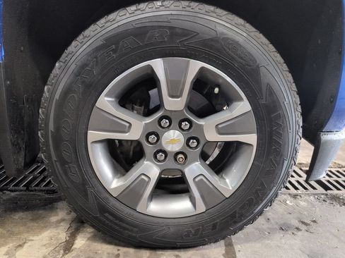 Used 2018 Chevrolet Colorado Z71 AWD/4WD image 17