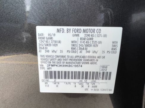 Used 2019 Ford Edge Titanium FWD image 37