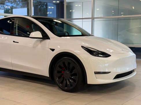 Used 2022 Tesla Model Y Performance AWD/4WD image 5