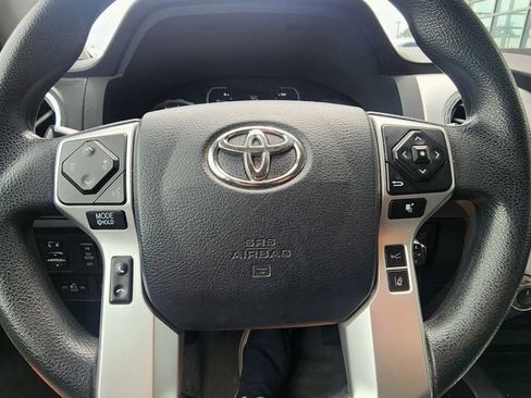 Used 2018 Toyota Tundra SR5 w/ SR5 Upgrade Package AWD/4WD image 21