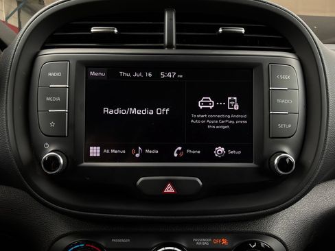 Used 2025 Kia Soul LX w/ LX Technology Package FWD image 26
