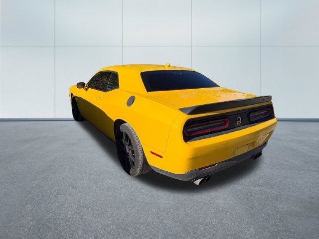 Used 2017 Dodge Challenger R/T Scat Pack w/ Leather Interior Group RWD image 2
