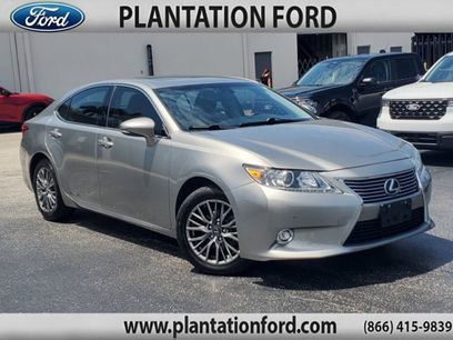 Used 2015 Lexus ES 300h w/ Navigation System Package