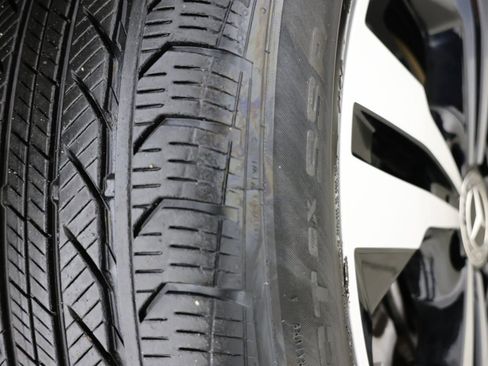 Used 2025 Mercedes-Benz GLB 250 4MATIC image 13