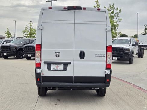 New 2026 RAM ProMaster 2500 w/ Convenience Group FWD image 3
