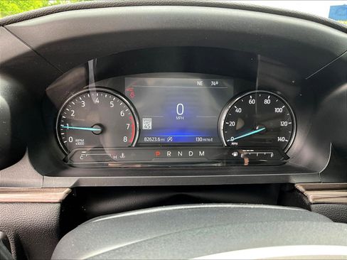 Used 2021 Ford Explorer Limited w/ Equipment Group 301A AWD/4WD image 13