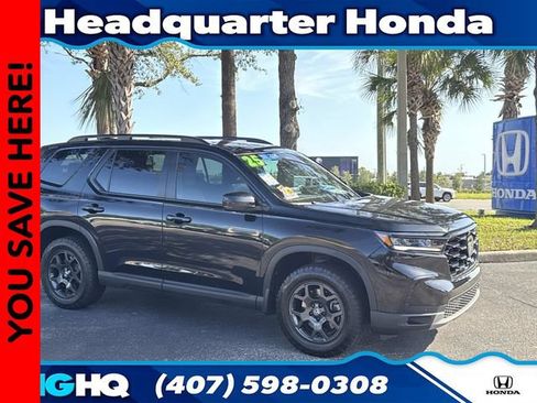 Certified 2025 Honda Pilot TrailSport image 1