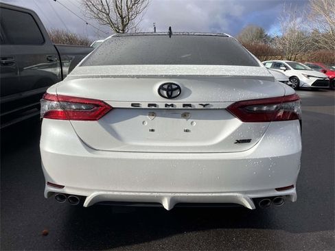 Used 2022 Toyota Camry XSE image 3
