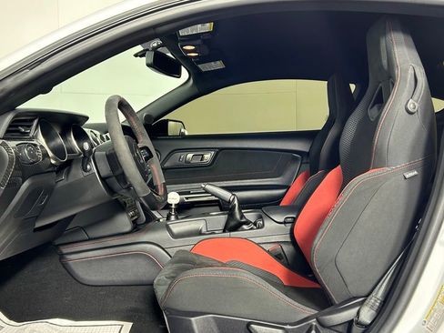 Used 2019 Ford Mustang Shelby GT350R w/ GT350R Equipment Group 920A RWD image 31