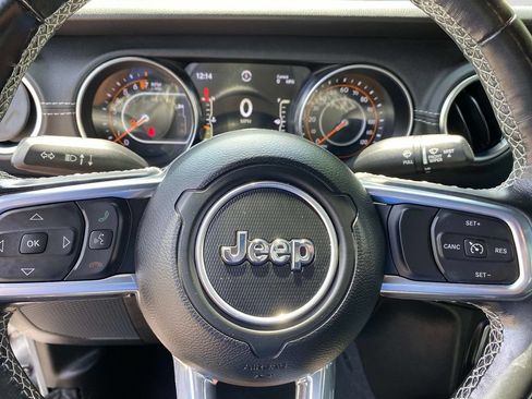 Used 2022 Jeep Gladiator Overland w/ Popular Equipment Package AWD/4WD image 22
