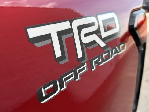 Used 2024 Toyota Tacoma TRD Off-Road AWD/4WD image 10