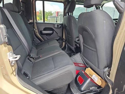 Used 2020 Jeep Gladiator Sport w/ Quick Order Package 24S AWD/4WD image 12