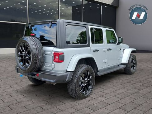 Used 2023 Jeep Wrangler Unlimited Sahara w/ Cold Weather Group AWD/4WD image 5