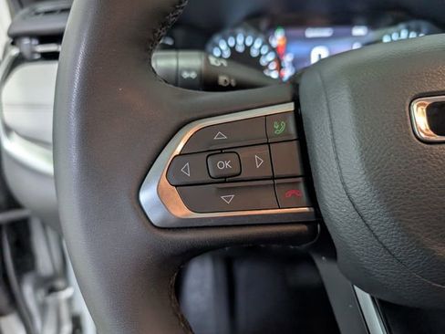 Used 2025 Jeep Compass Limited AWD/4WD image 18