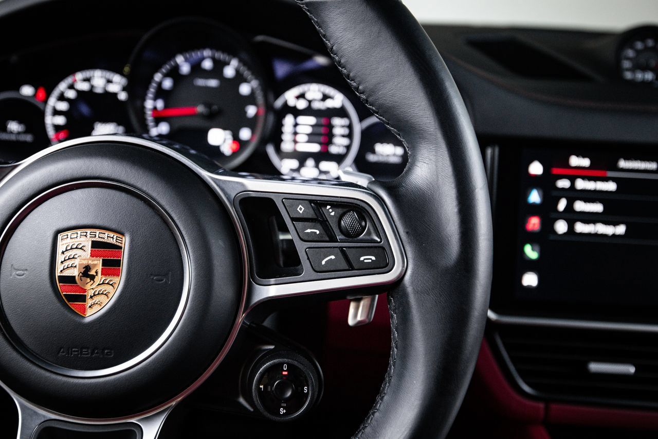 Certified 2023 Porsche Cayenne Coupe AWD/4WD image 16