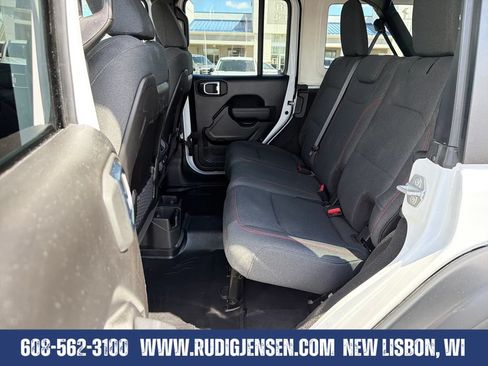 Used 2025 Jeep Wrangler Unlimited Rubicon AWD/4WD image 23