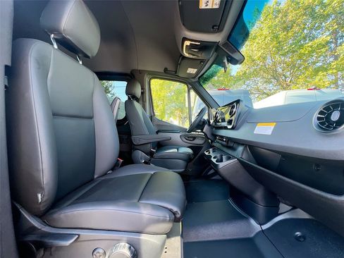 New 2025 Mercedes-Benz Sprinter 2500 image 23