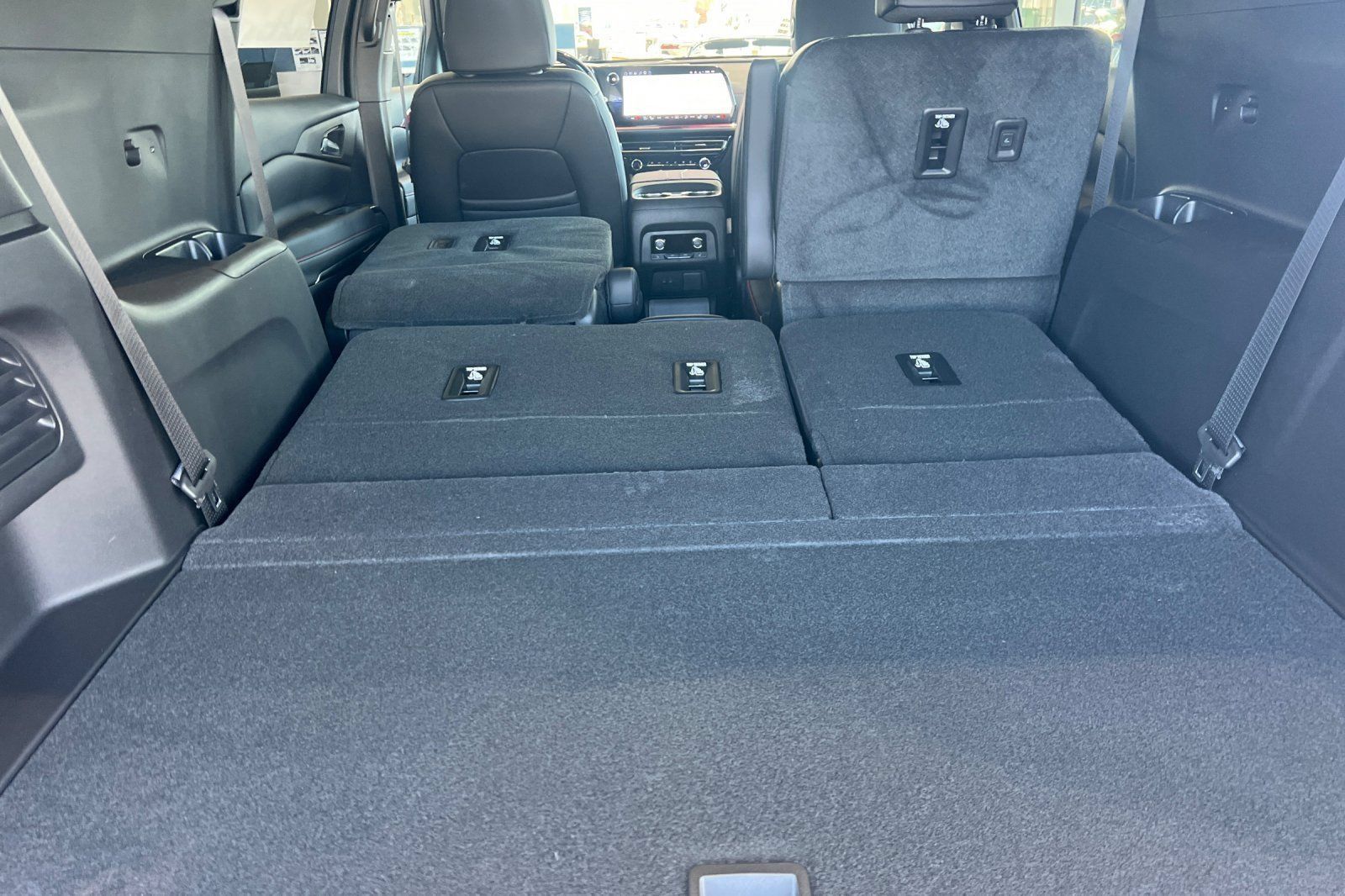 New 2027 Chevrolet Traverse RS AWD/4WD image 13