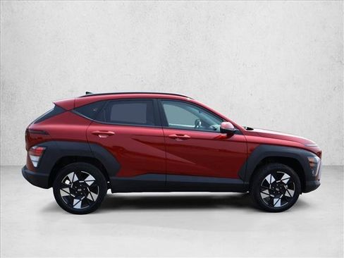 Used 2025 Hyundai Kona SEL AWD/4WD image 4