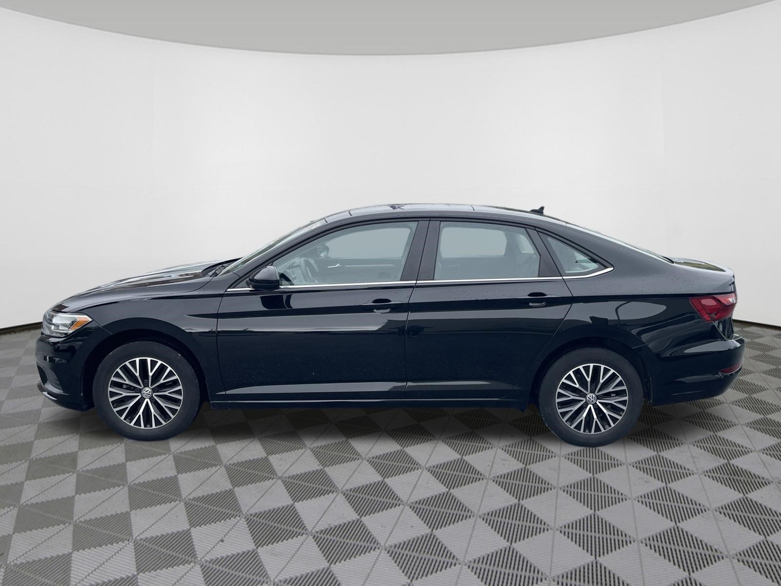 Used 2020 Volkswagen Jetta SE FWD image 4