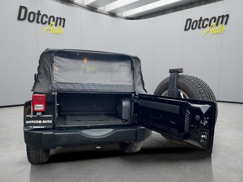 Used 2007 Jeep Wrangler Sahara AWD/4WD image 10