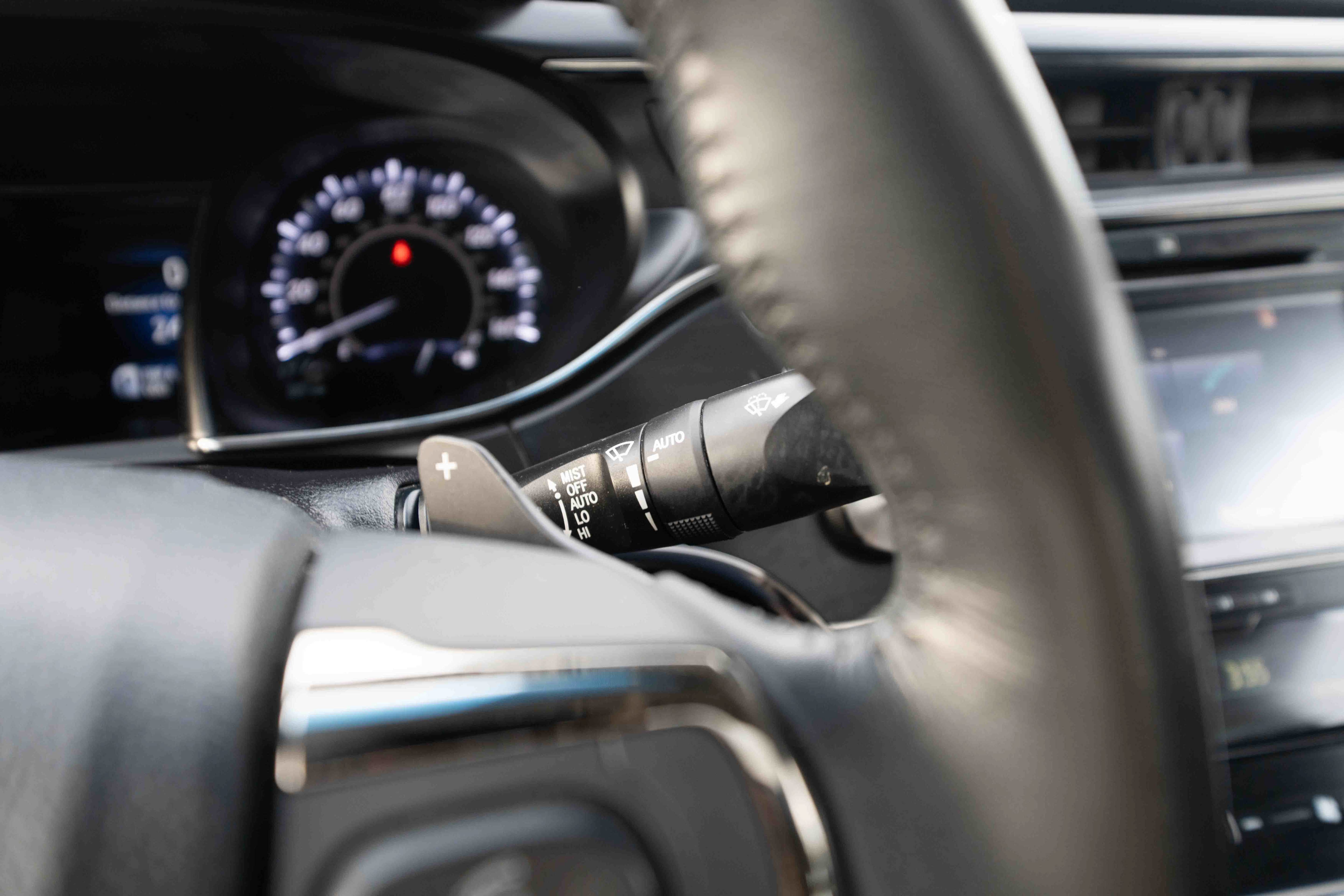 Used 2015 Toyota Avalon Limited FWD image 14