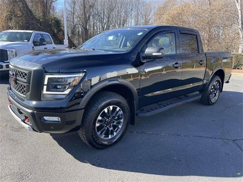 Used 2024 Nissan Titan PRO-4X w/ Pro-4x Convenience Package image 3