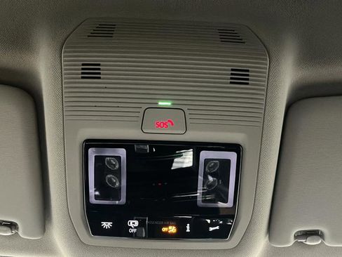 Used 2024 Volkswagen Atlas SE AWD/4WD image 40