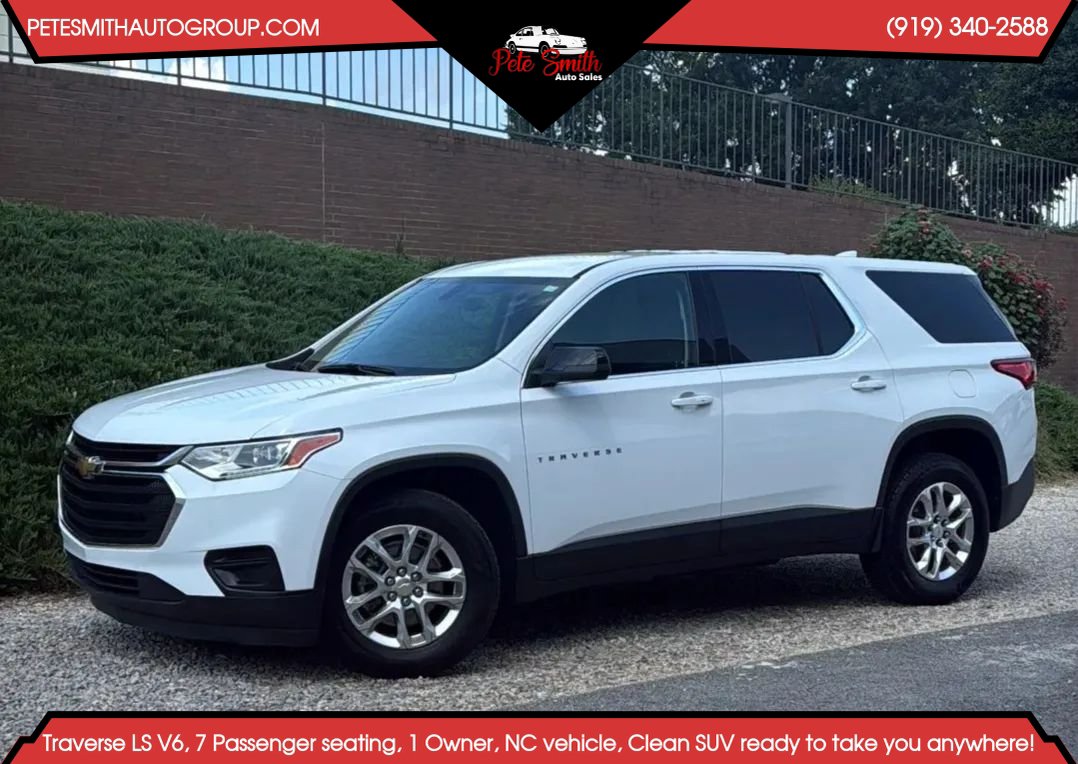 Used 2021 Chevrolet Traverse LS FWD image 1