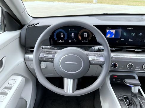 New 2026 Hyundai Kona SE AWD/4WD image 11