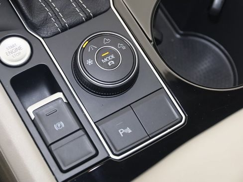 Used 2022 Volkswagen Atlas SE image 26