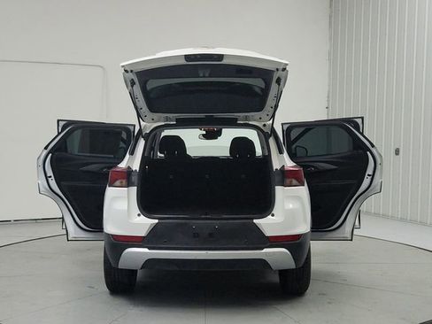 Used 2021 Chevrolet TrailBlazer LT w/ Convenience Package FWD image 14