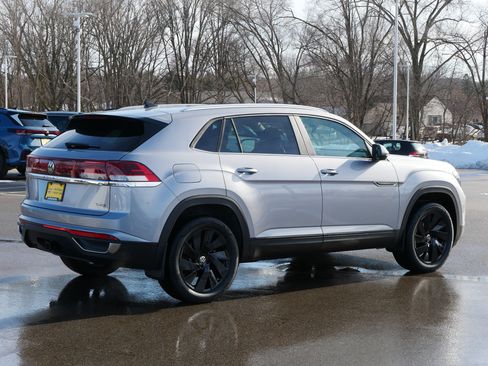 New 2026 Volkswagen Atlas Cross Sport SE image 2