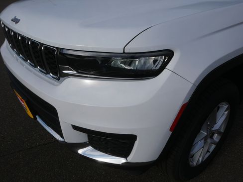 Used 2023 Jeep Grand Cherokee L Laredo w/ Luxury Tech Group I AWD/4WD image 15