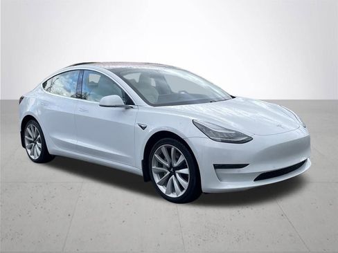 Used 2018 Tesla Model 3 Long Range image 4