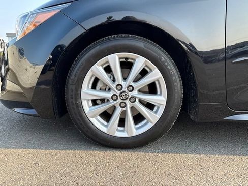 Used 2024 Toyota Corolla LE w/ LE Convenience Package FWD image 15