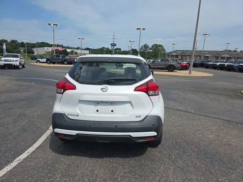 Used 2020 Nissan Kicks SR FWD image 3