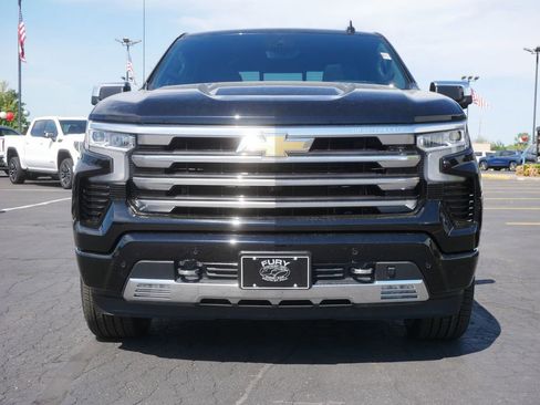 Used 2023 Chevrolet Silverado 1500 High Country w/ High Country Premium Package AWD/4WD image 3