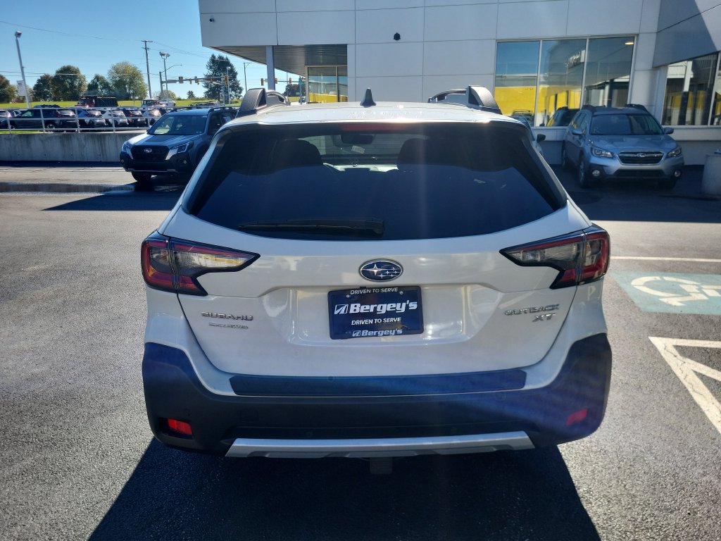 Used 2024 Subaru Outback Limited XT AWD/4WD image 3