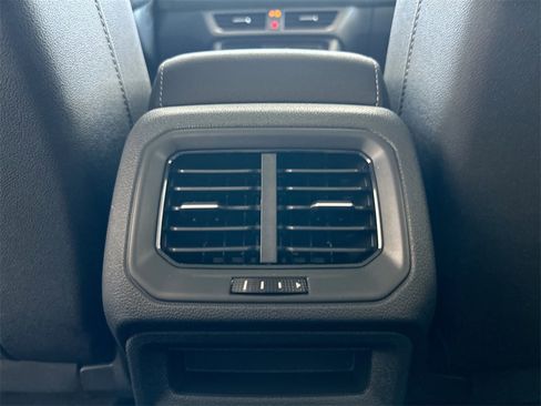 New 2026 Volkswagen Taos SE image 41