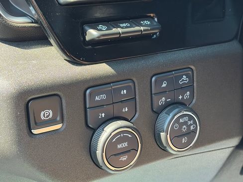 Used 2024 Chevrolet Silverado 3500 High Country w/ High Country Premium Package AWD/4WD image 20