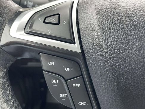 Used 2024 Ford Edge SEL image 25