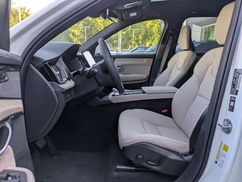 New 2026 Volvo XC90 B6 Plus w/ Protection Package Premier image 14