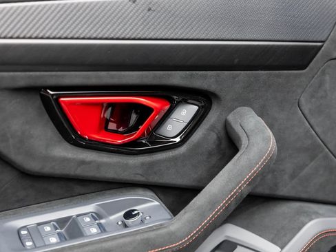 Used 2023 Lamborghini Urus Performante image 23