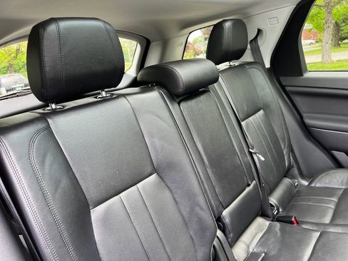 Used 2019 Land Rover Discovery Sport HSE AWD/4WD image 32